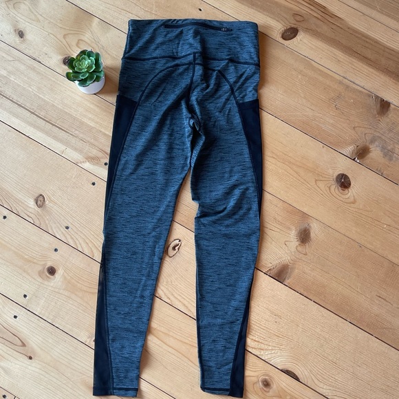 Mesh panel legging - Picture 3 of 10